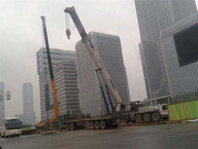 常德市“自动找平”—— 吊车的 “平地神器” 技术