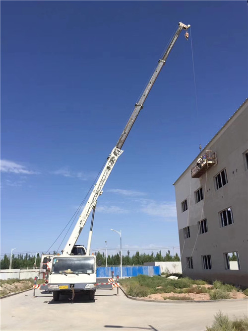 常德市“轻装强干”—— 吊车的 “轻量化臂架” 技术